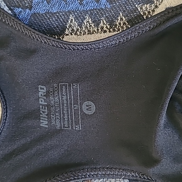 Nike Pro Women's Sleeveless Athletic Shirt Black Size Medium - Picture 5 of 5